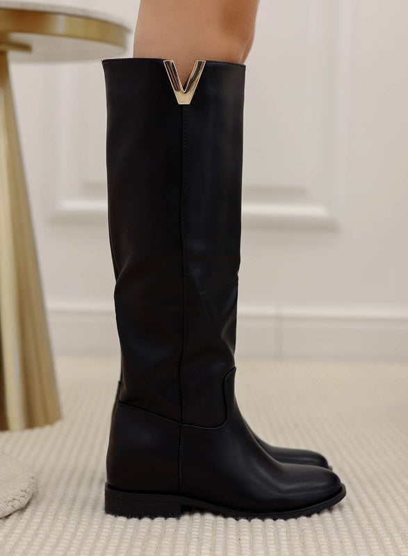 RANDA - Stivali con V neri in finta pelle con zeppa interna