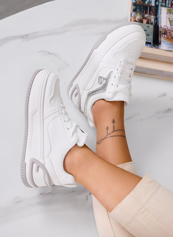 BRIGIDA - Sneakers bianche con zeppa e dettagli metallizzati argento