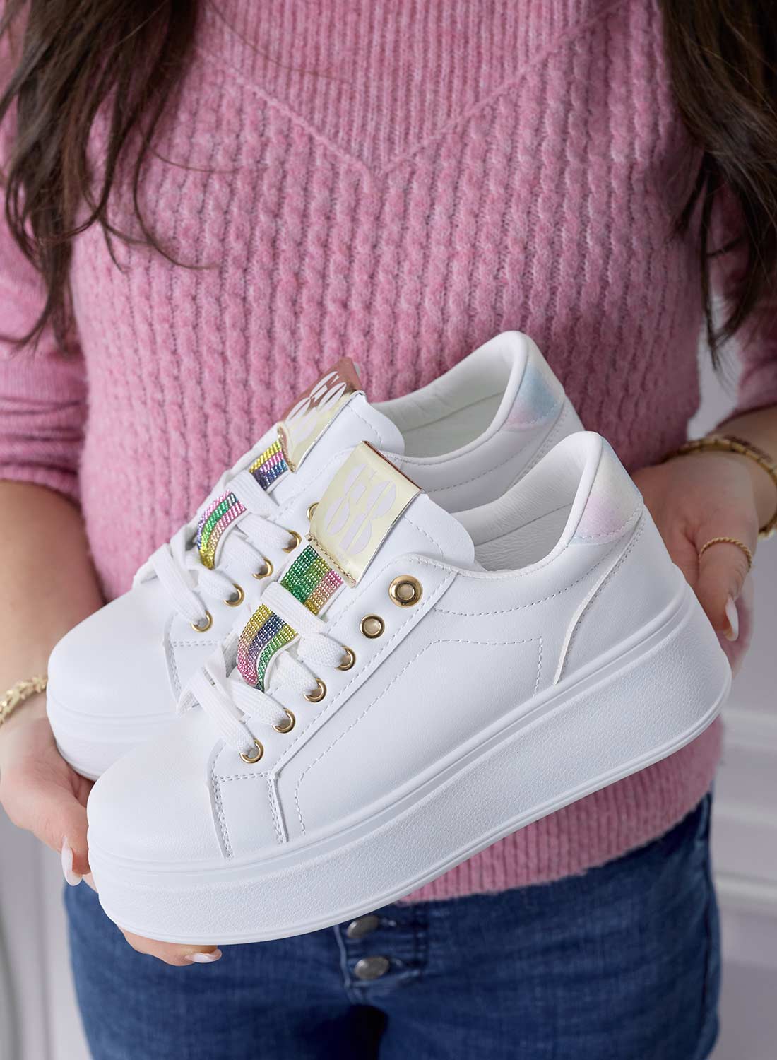 AMIRA - Sneakers bianche con inserti e strass multicolor