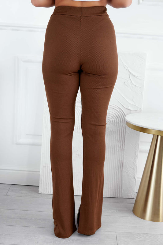 Pantalone marrone a costine con spacco