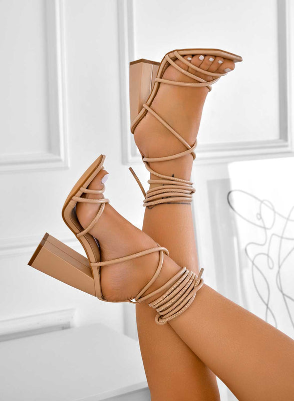 OKLAOMA - Sandali Alexoo nude stringati con tacco
