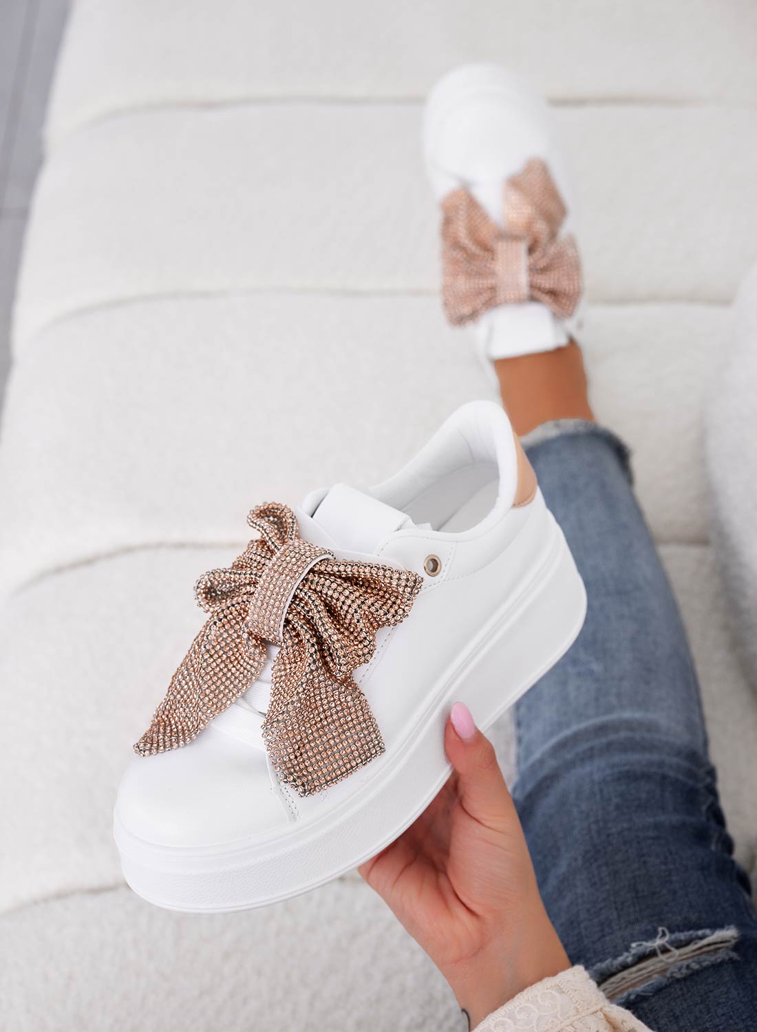 BELGA - Sneakers bianche con fiocco in strass oro rosa