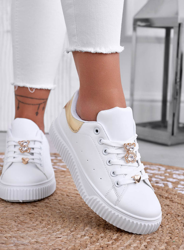 BEVERLY - Sneakers bianche con orsetto gioiello e retro oro