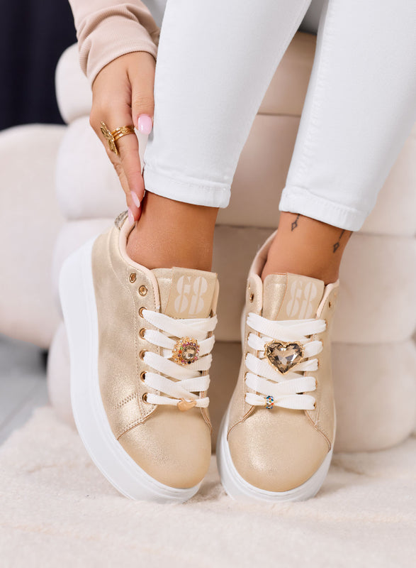 CETTY - Sneakers oro con charms gioiello e suola platform bianca