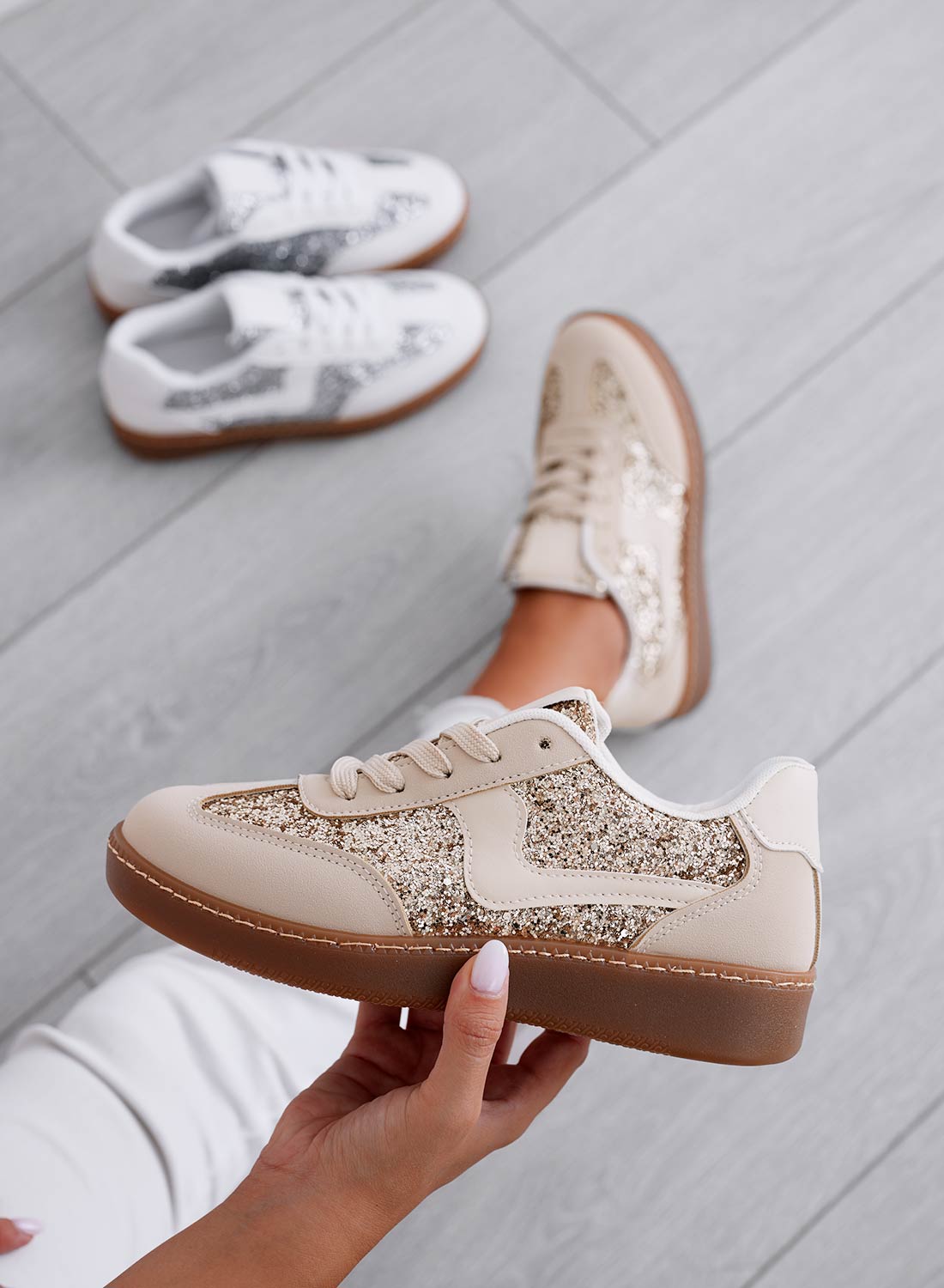 DOLORES - Sneakers beige con glitter oro