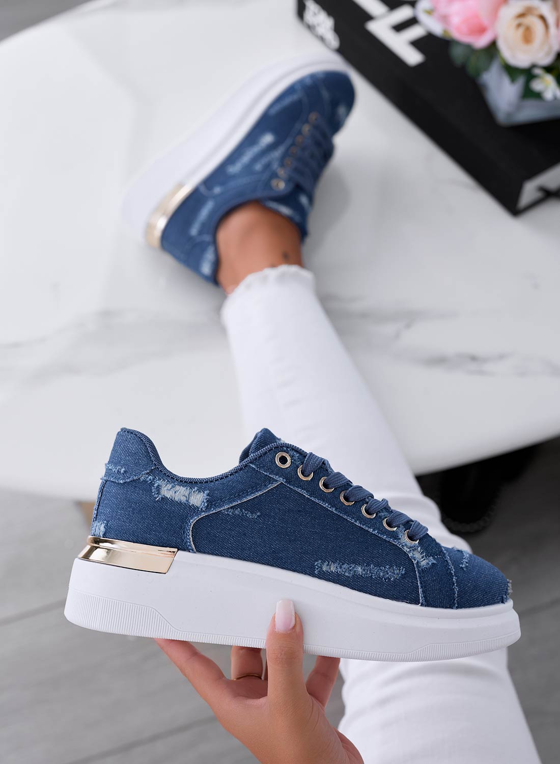 EDEN - Sneakers blu jeans con placca oro