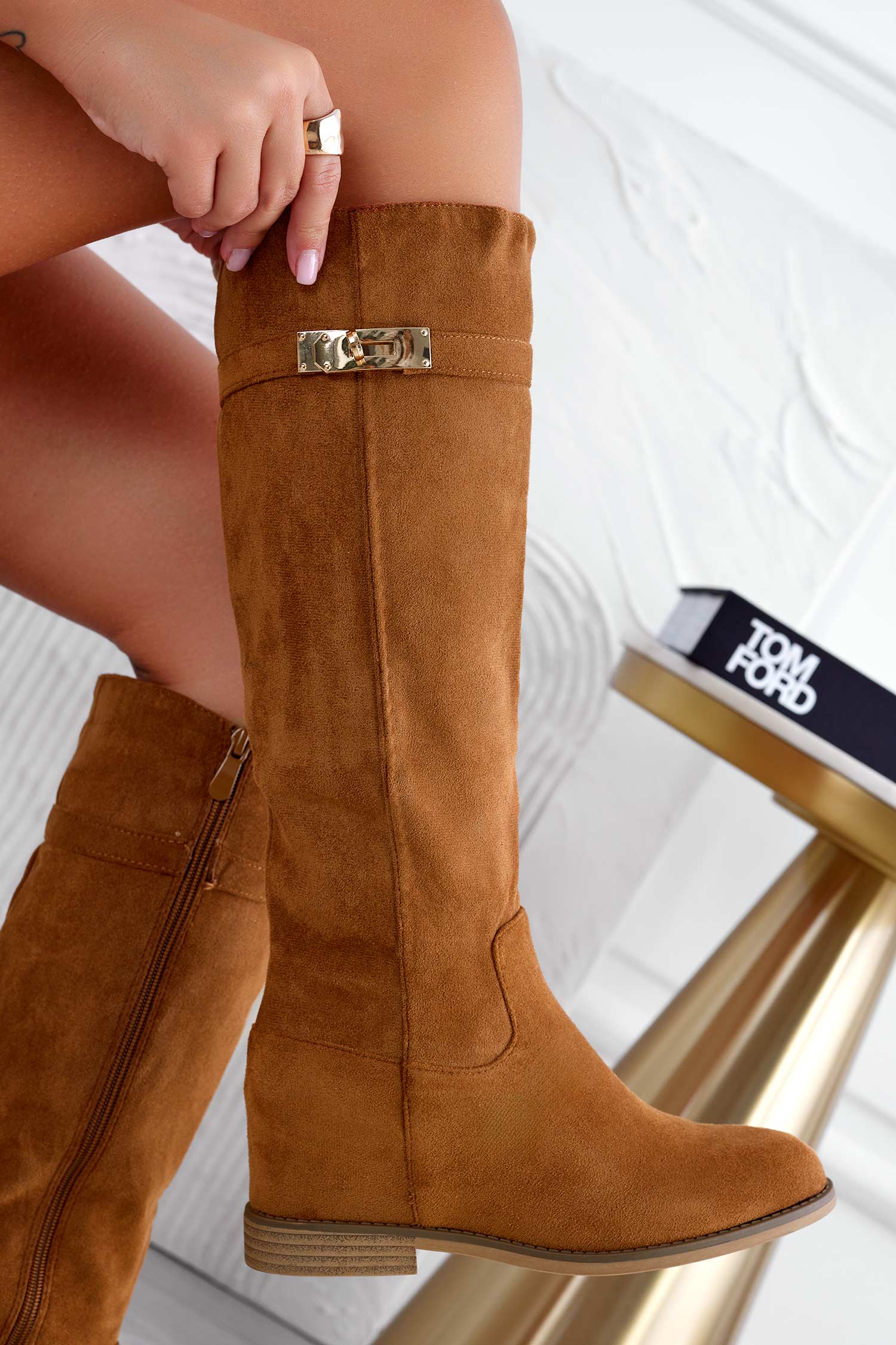 Stivali camel con zeppa interna