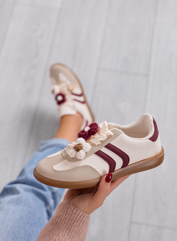 MELISSA - Sneakers beige e bordeaux con fiori crochet