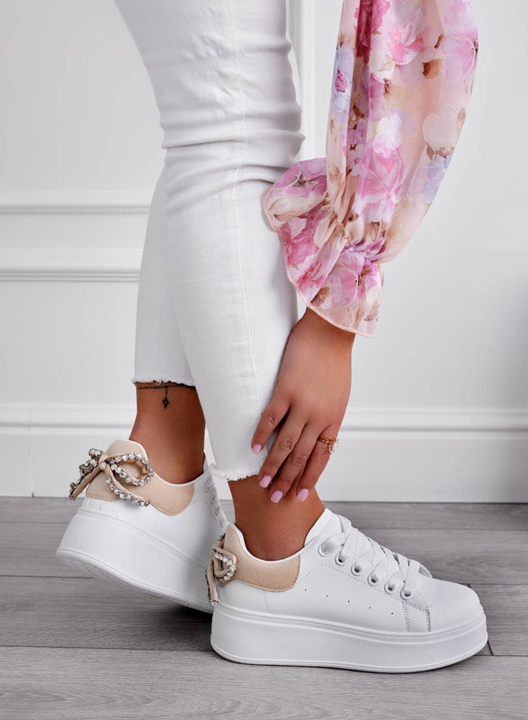 MILE - Sneakers bianche con suola spessa e fiocco in strass e retro beige
