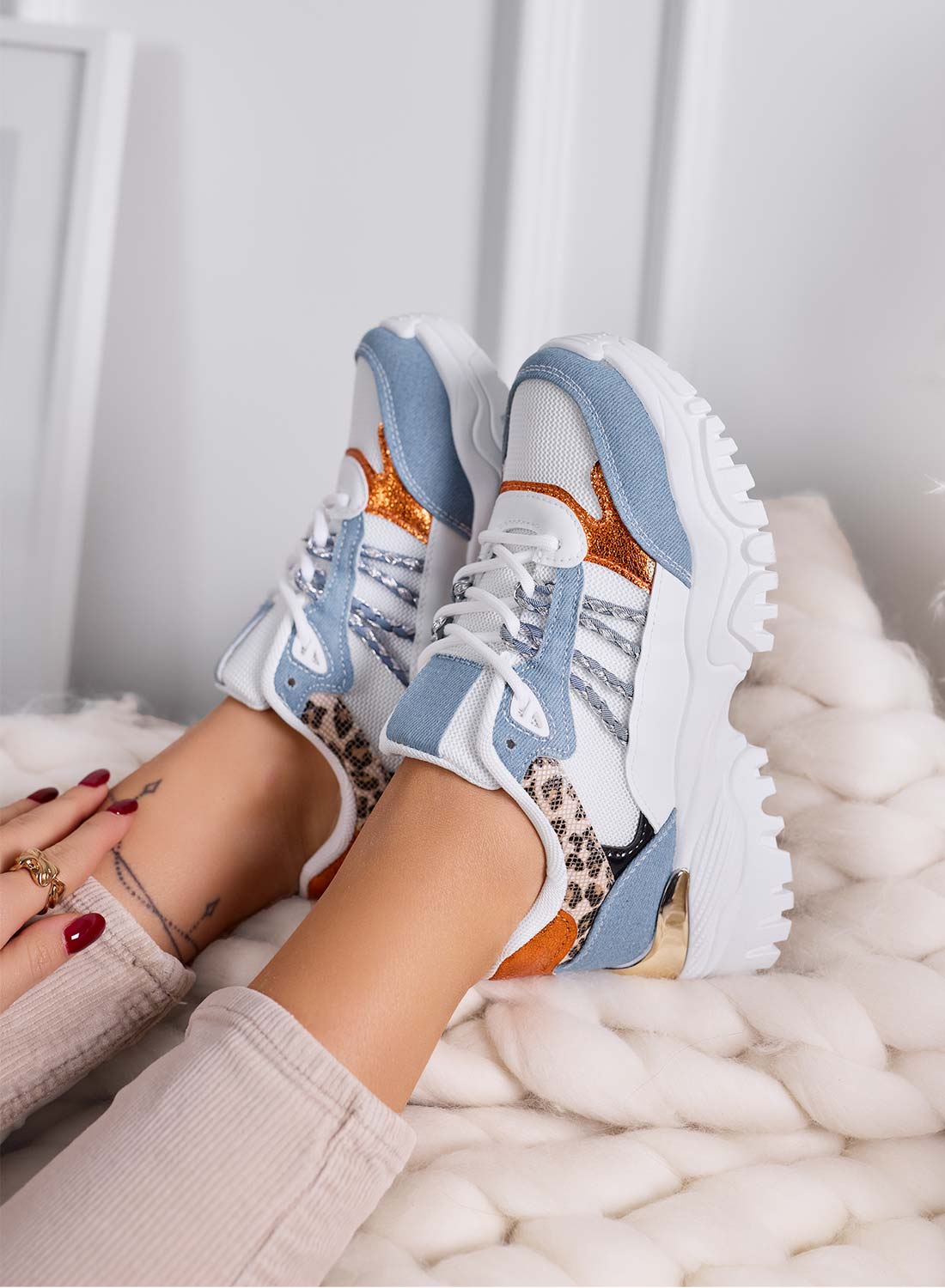 PARKER - Sneakers donna azzurre con suola alta e inserti multicolor jeans