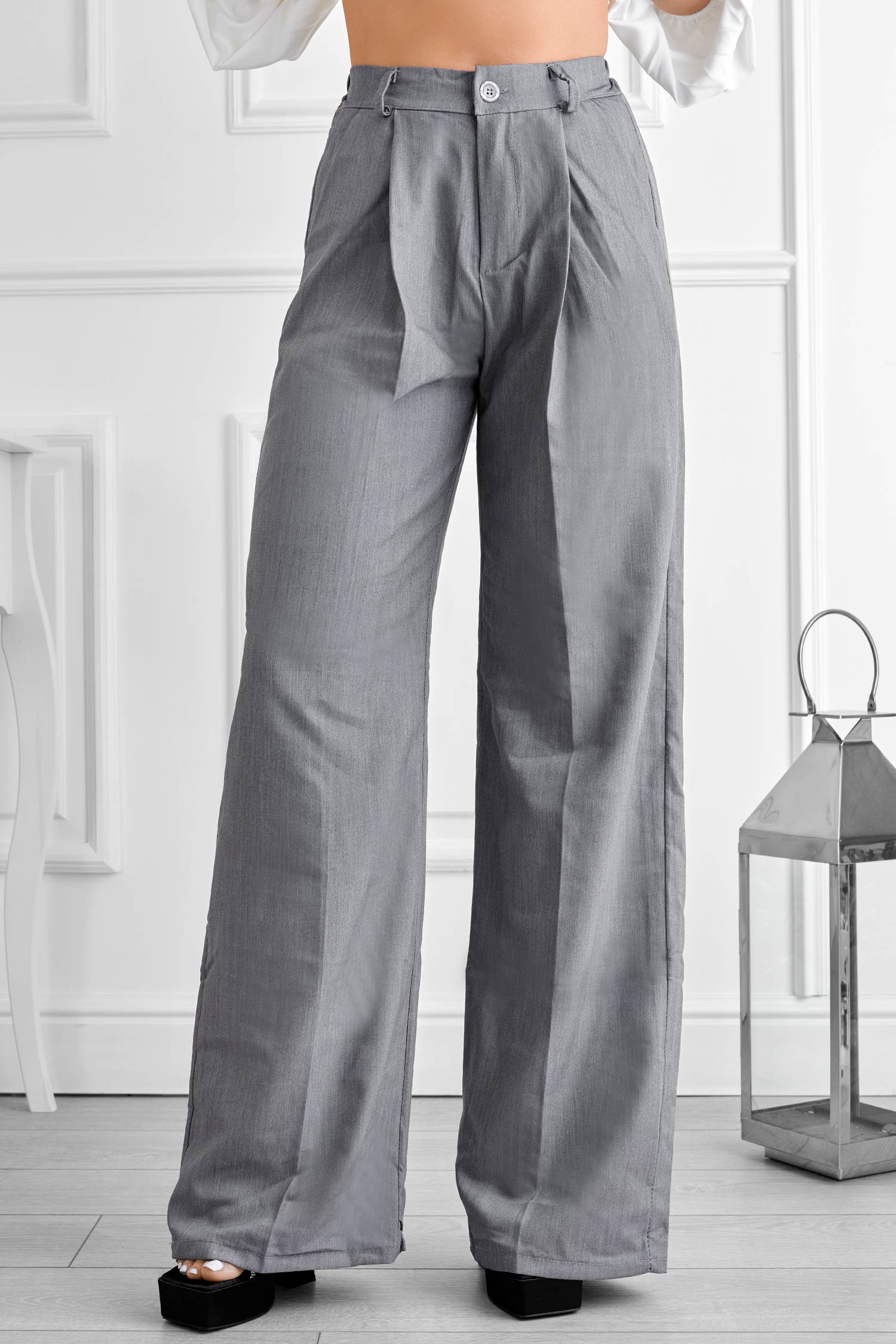 Pantalone grigio a palazzo