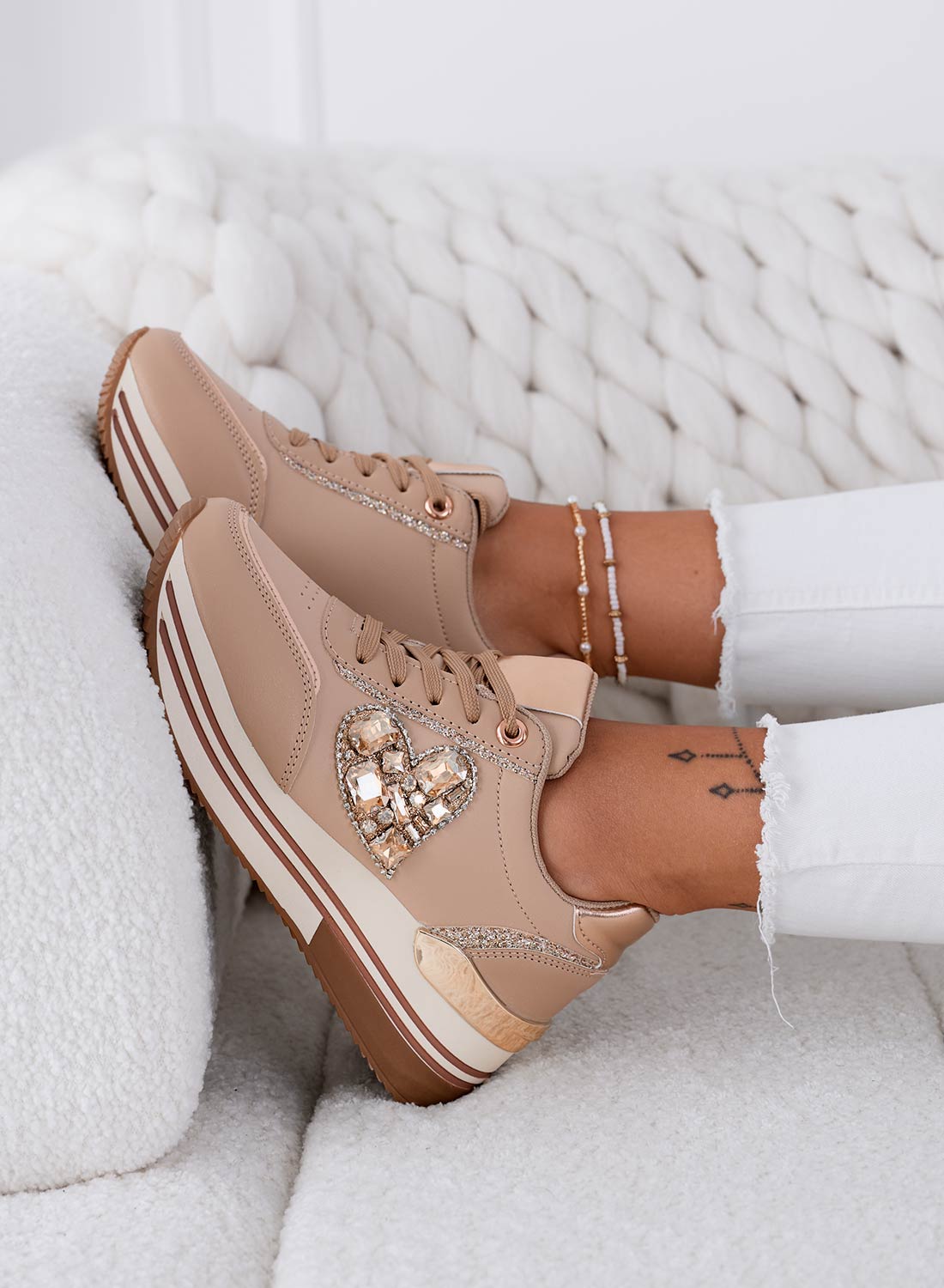 VENERE - Sneakers fango con cuore gioiello oro