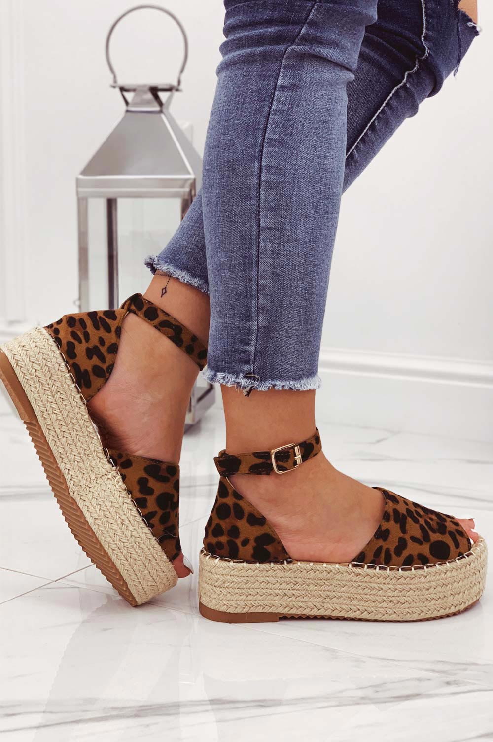 LICIA - Alpargatas de leopardo con cuña y correa