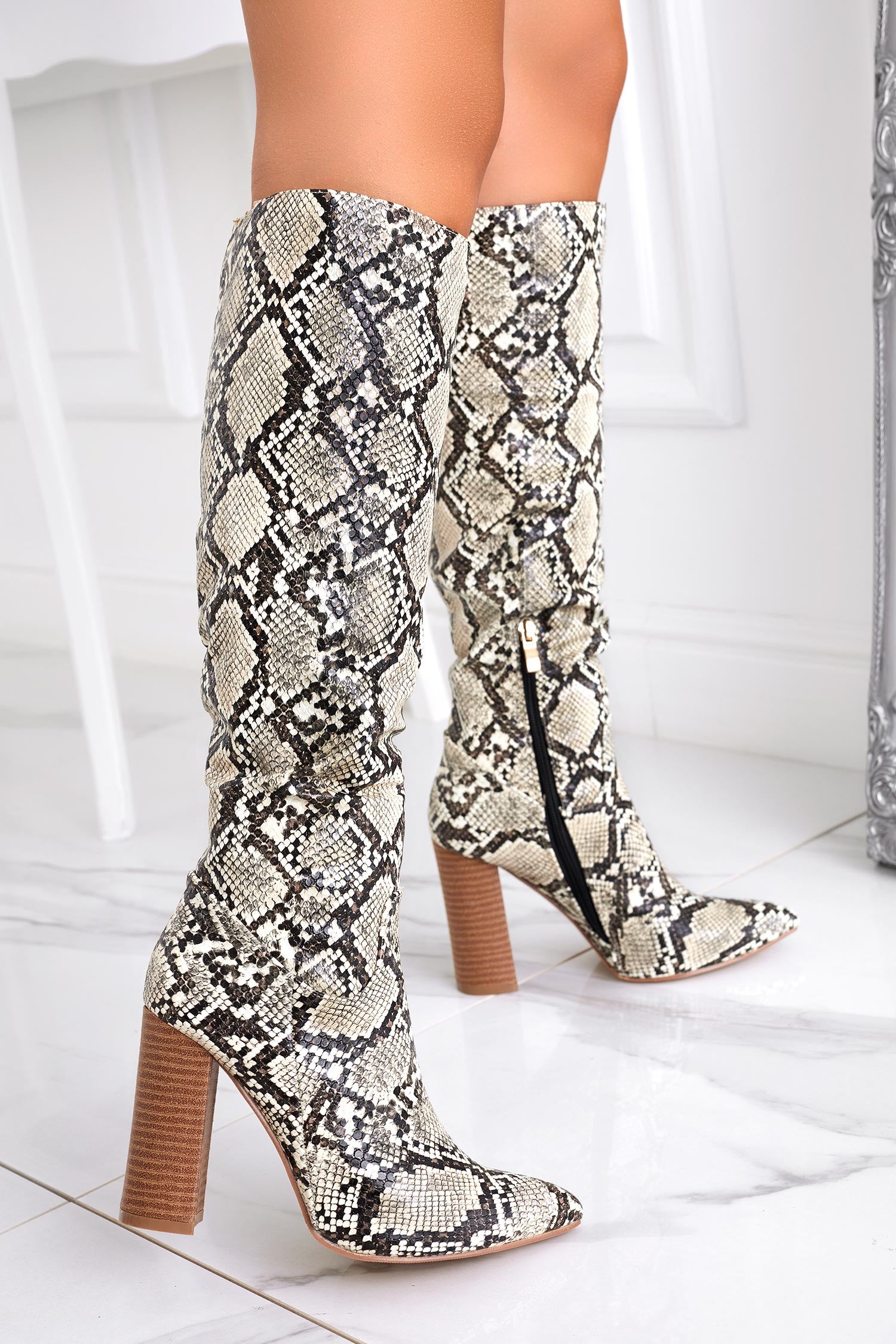 WENDY - Bottes python Alexoo à talon haut en bois