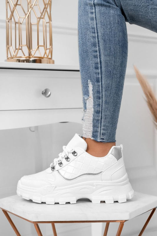 MAJA - Sneakers bianche con pannelli a contrasto e ganci oro