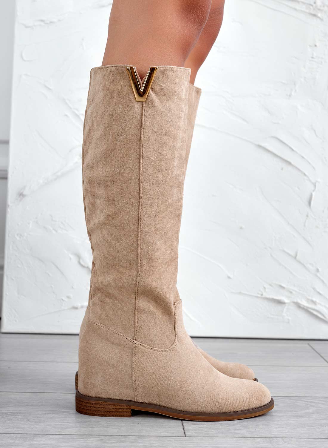 RANDA - Stivali Alexoo beige scamosciati con zeppa interna
