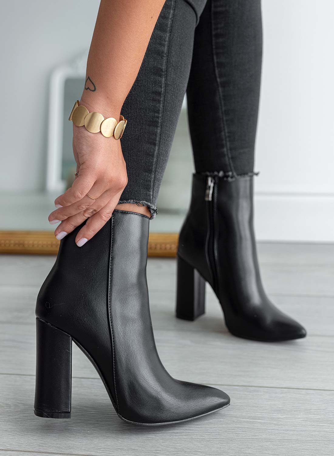 DORIS - Black ankle boots in faux leather with high heel
