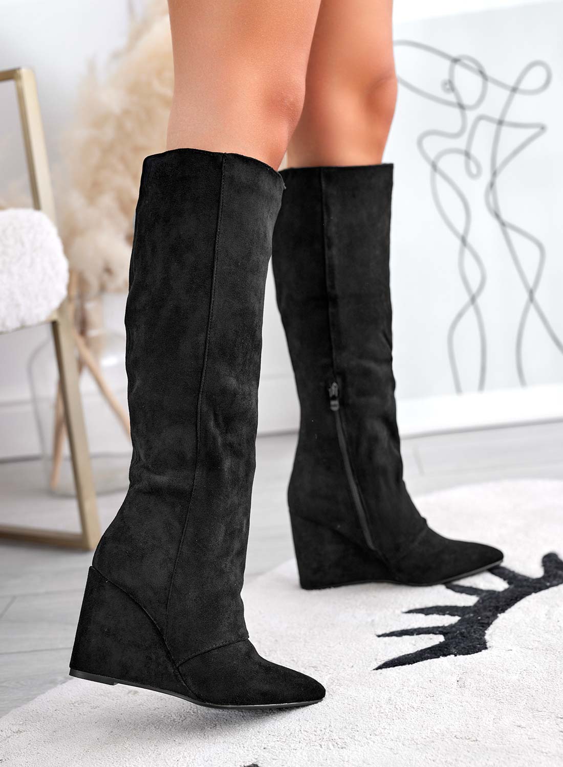 SIERRA - Bottes noires en daim avec semelle compensée