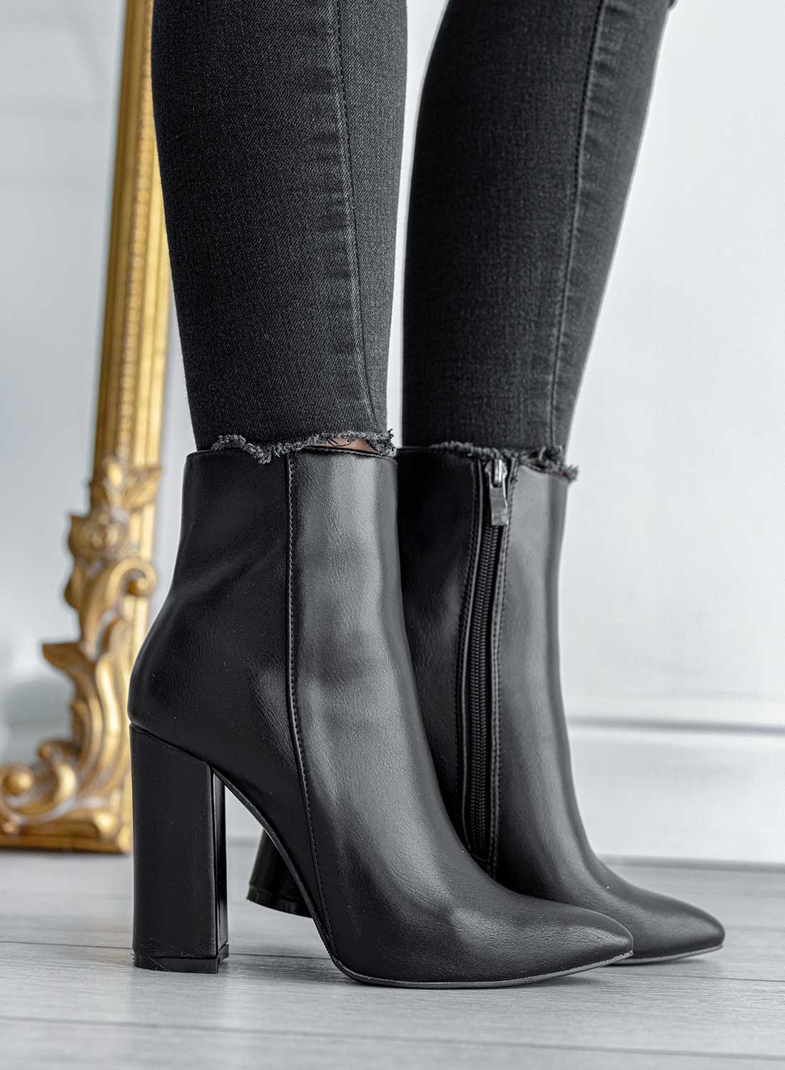 DORIS - Black ankle boots in faux leather with high heel