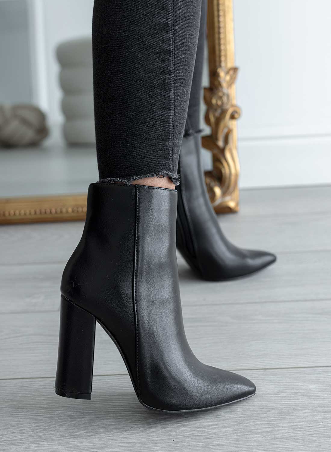 DORIS - Black ankle boots in faux leather with high heel