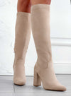 WENDY - Stivali beige scamosciati con tacco alto