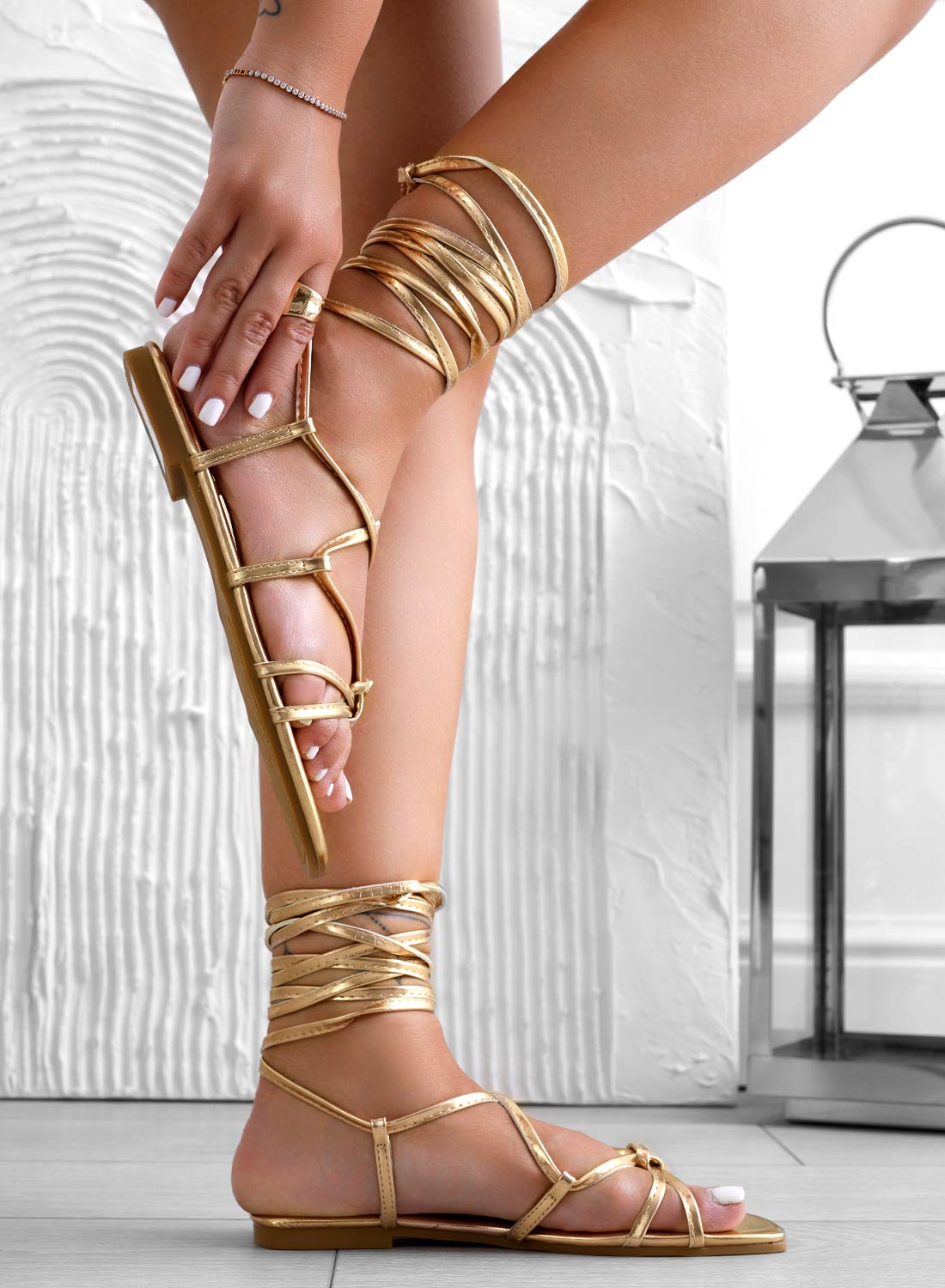 STACY - Sandali bassi oro Alexoo stringati