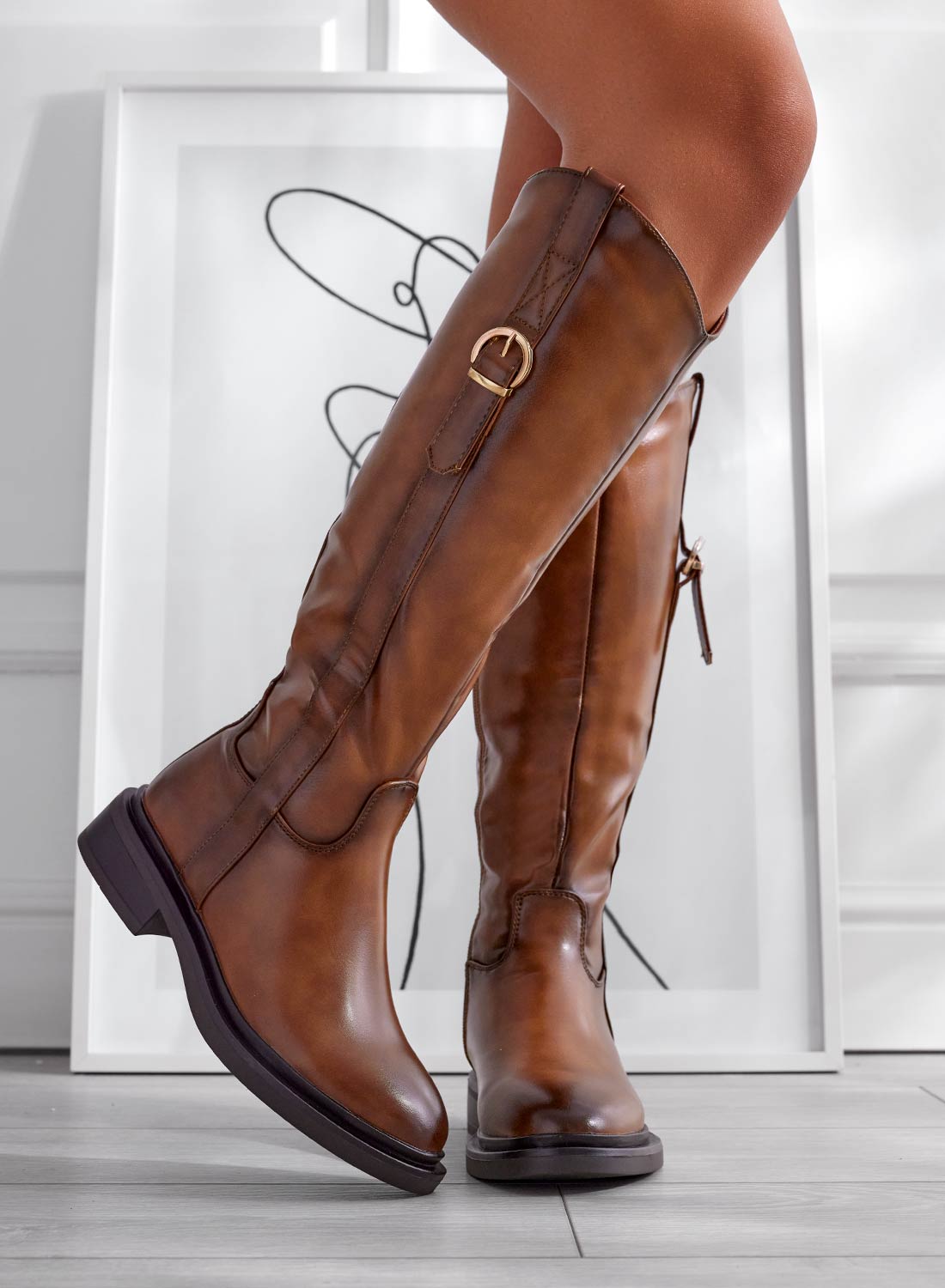 BRIANNA - Camel boots with side gold buckle