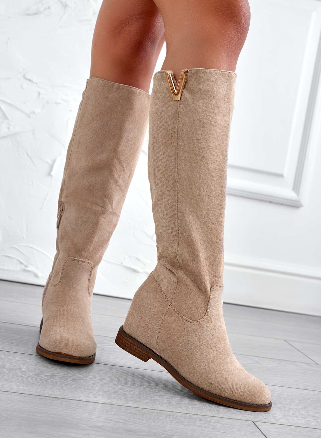 RANDA - Stivali Alexoo beige scamosciati con zeppa interna