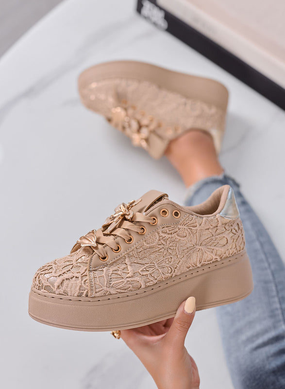 HOPE - Sneakers Fango con Ricami in Pizzo e applicazioni Floreali Oro