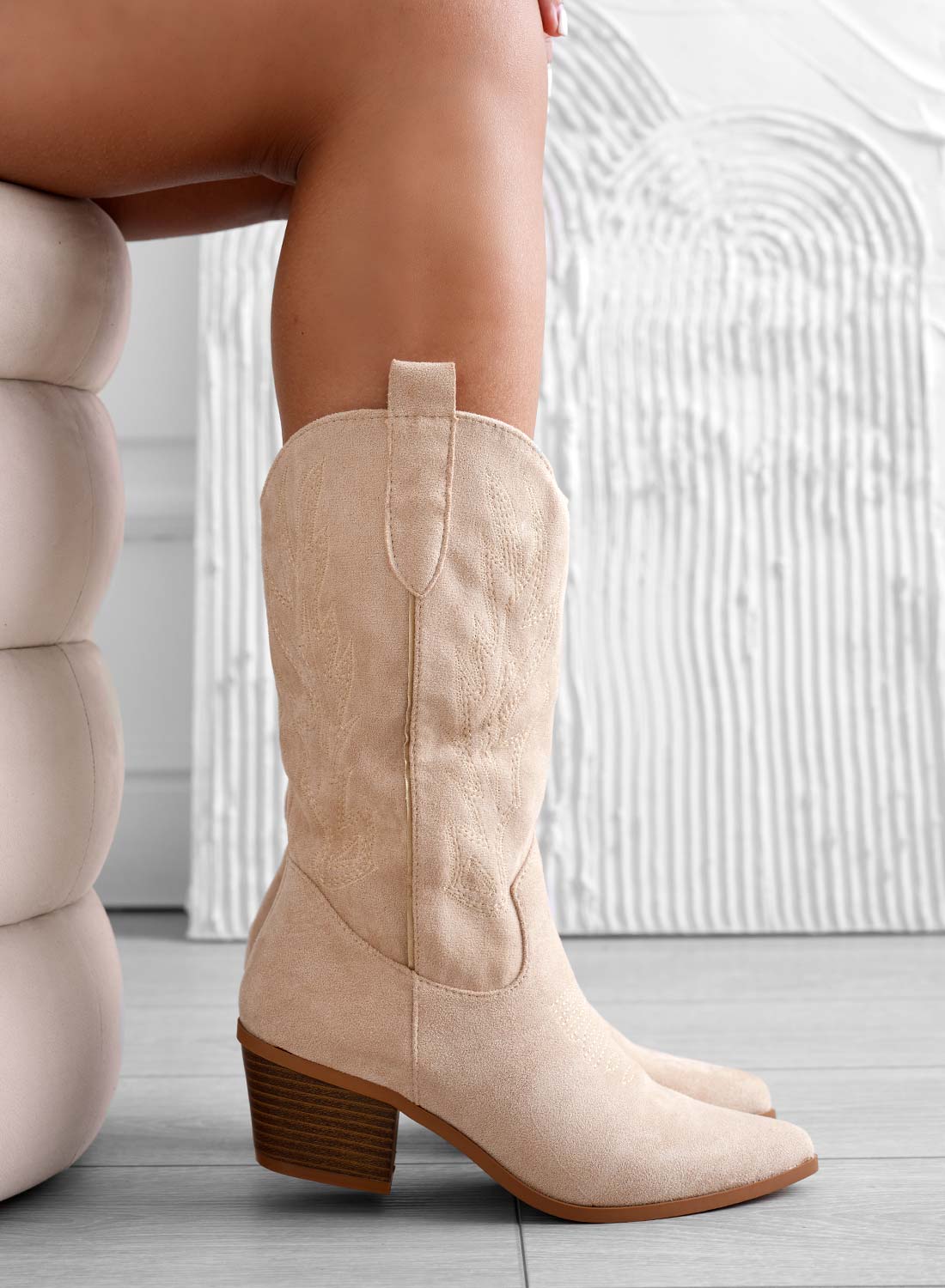 Stivali camperos beige con ricamo