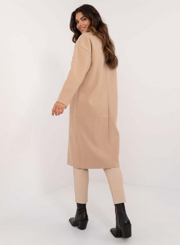 Cappotto lungo elegante beige con bottoni