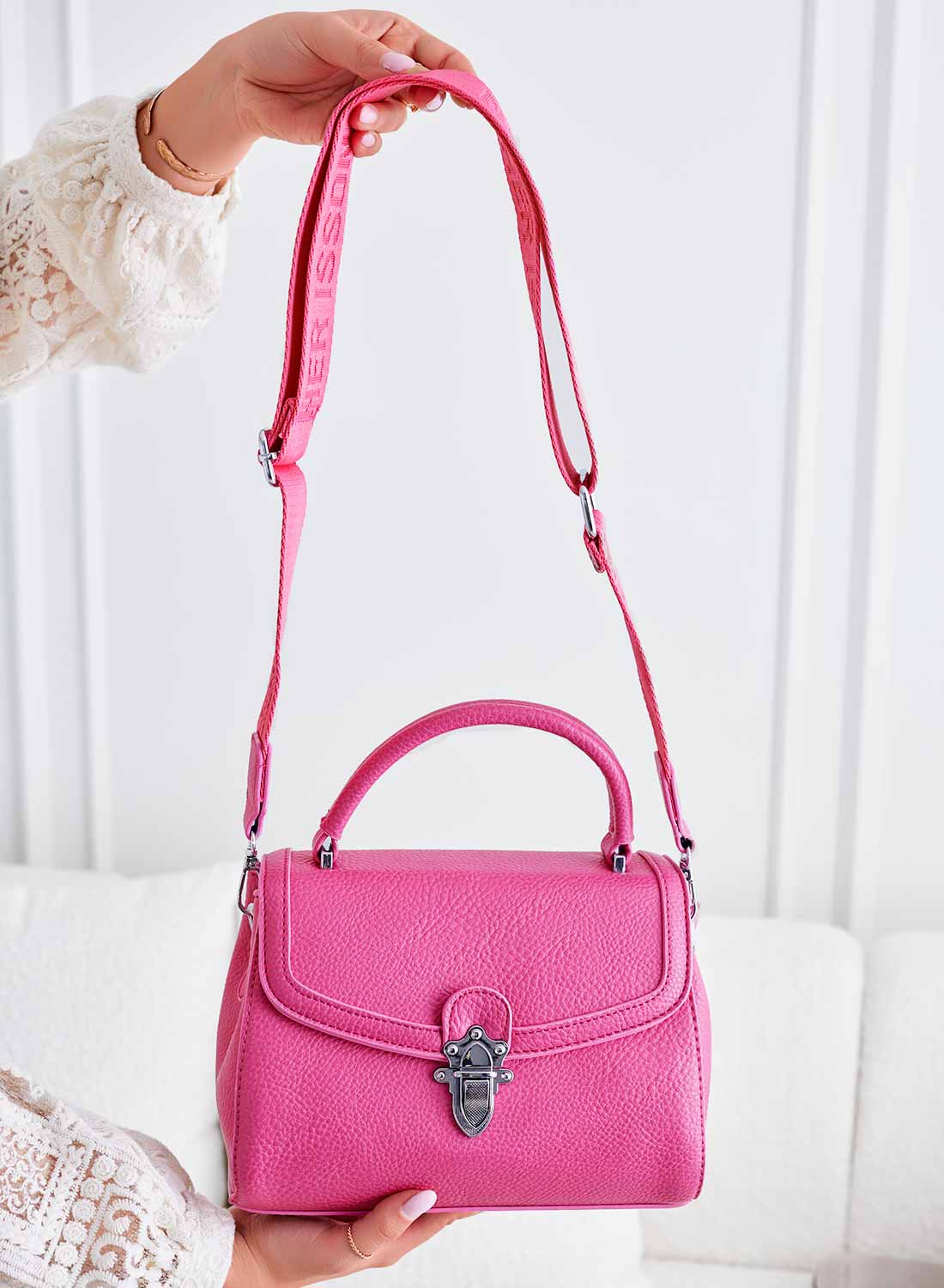 Sac fuchsia avec bandoulière B232