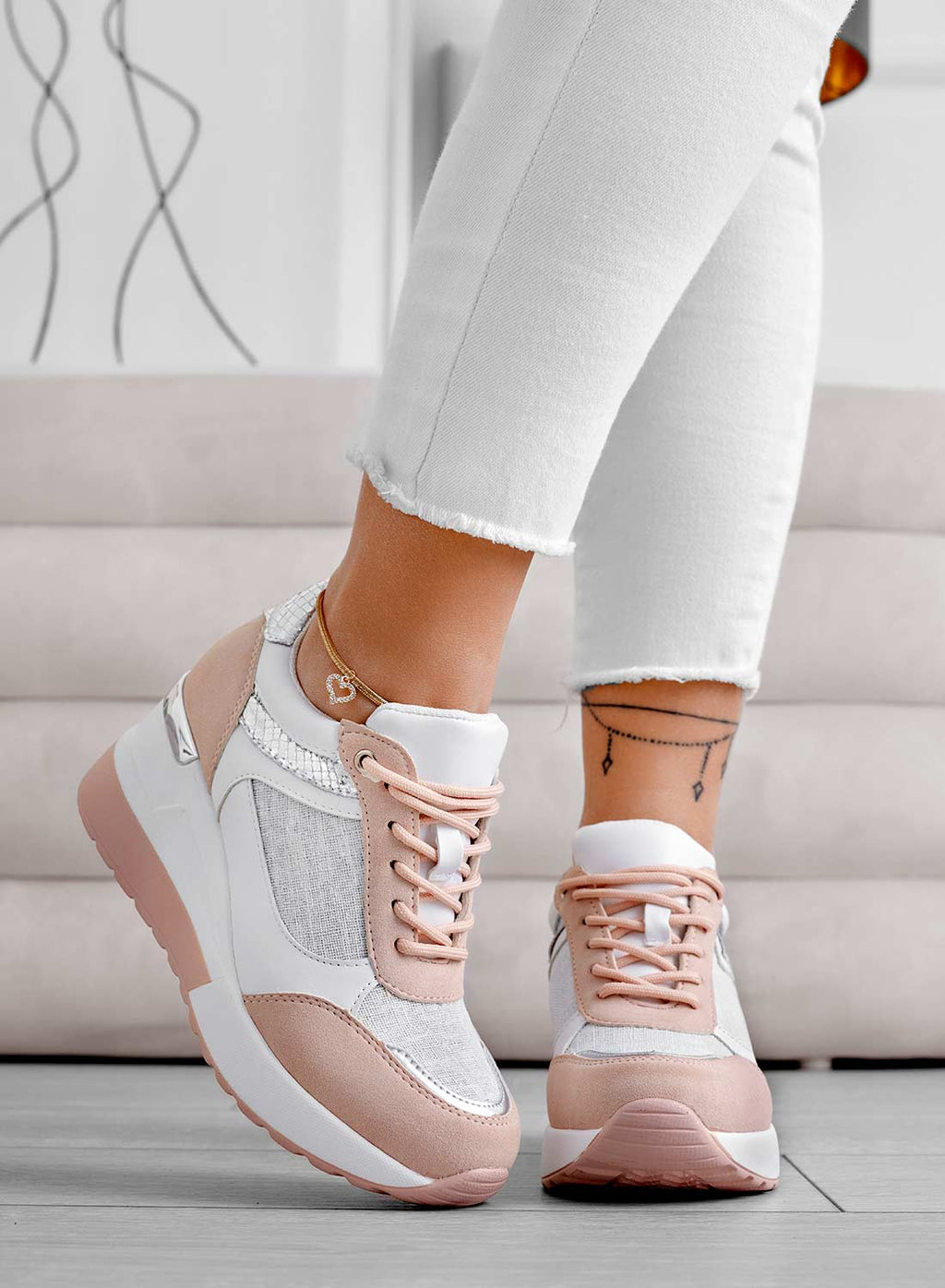 Sneakers rosa con inserti in tessuto glitter argento