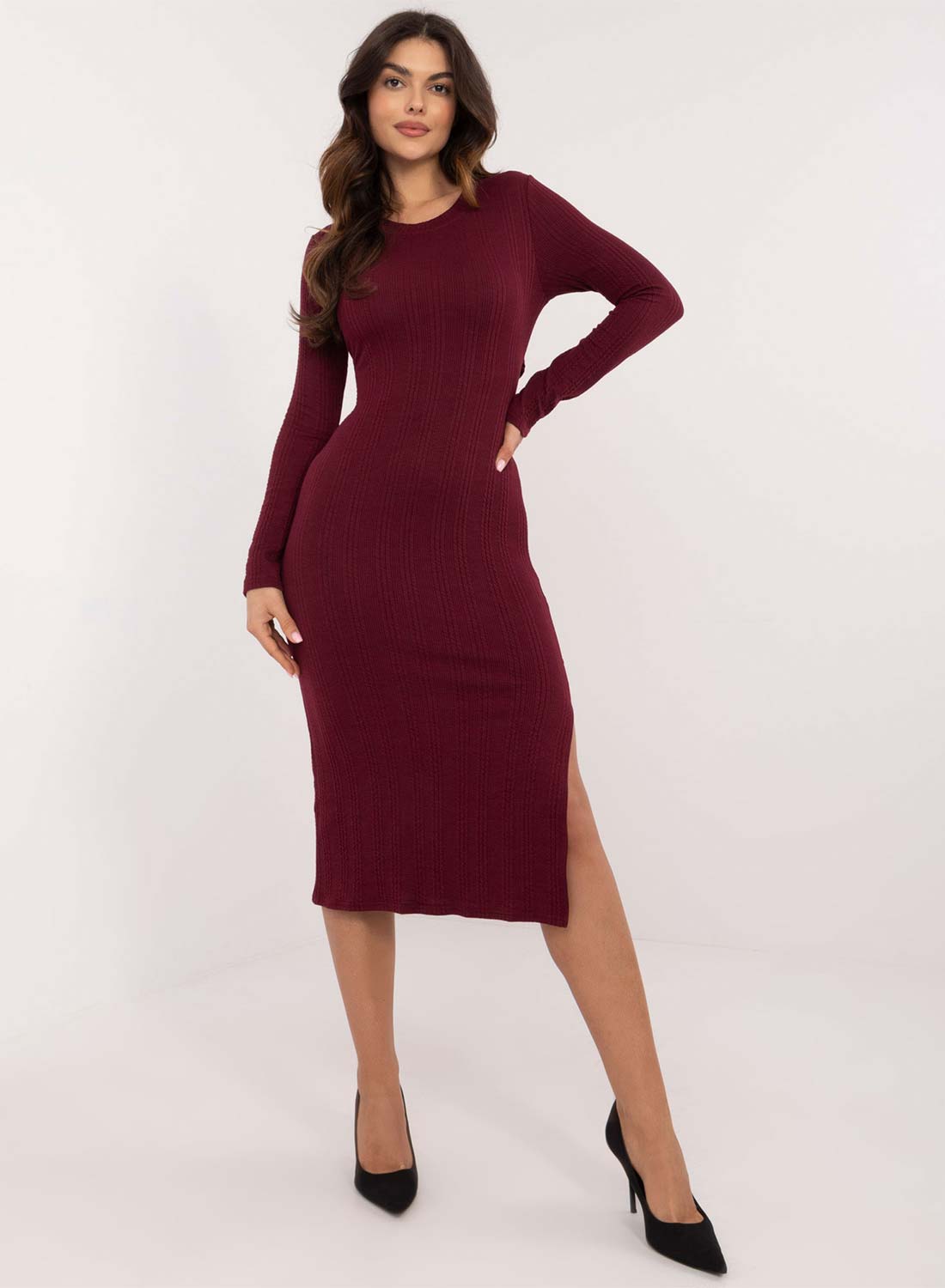Burgundy ribbed midi dress with side slit