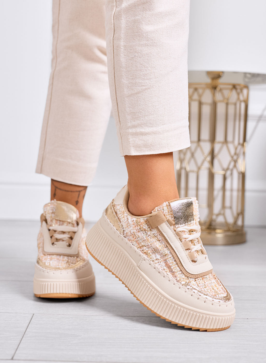 DAFNE - Beige platform sneakers in mud tweed with gold details