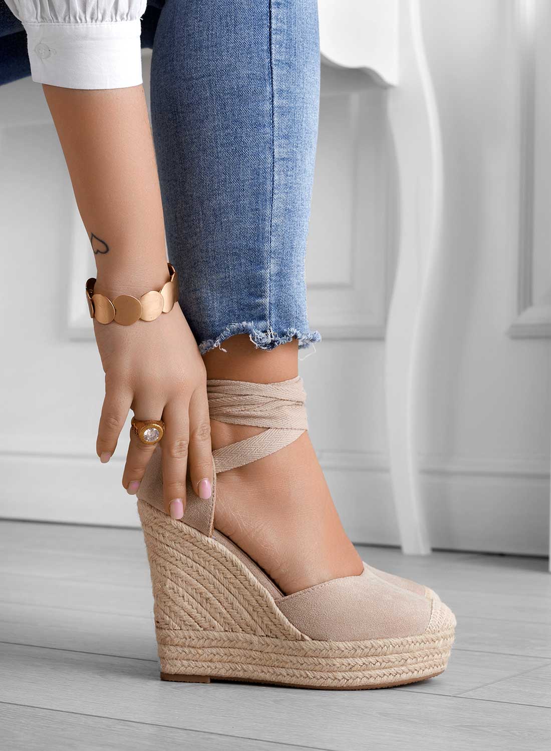 AMBRA - Espadrilles Alexoo beiges avec semelle compensée en corde et lacet