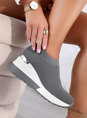 Gray sneakers in stretch fabric