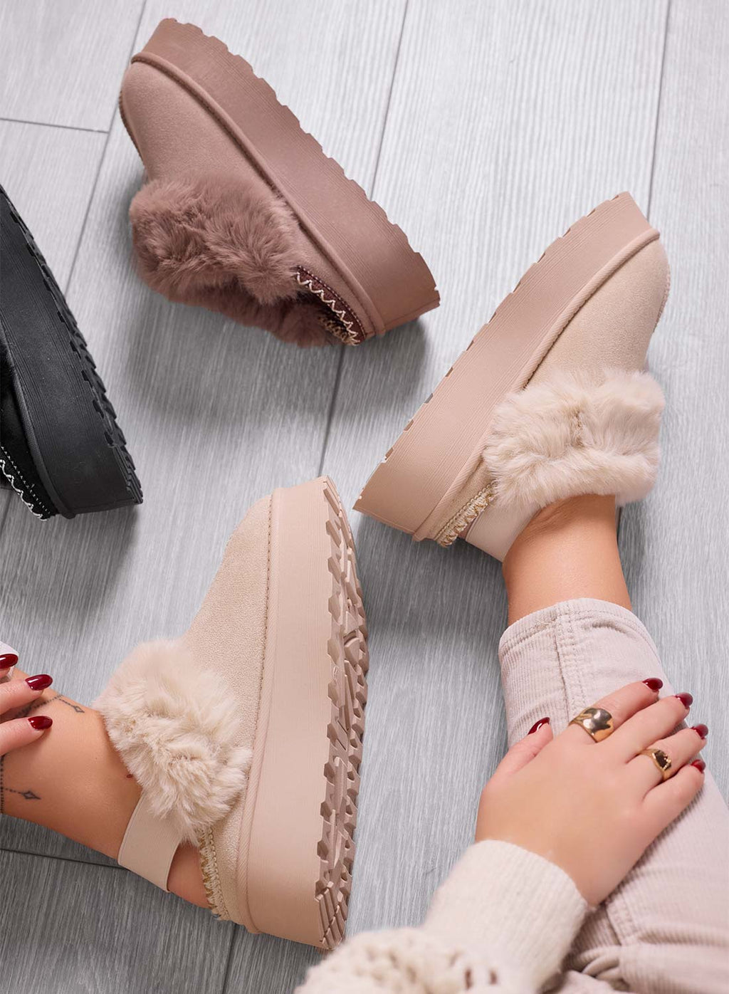 NITRA - Pantofole beige imbottite con pelliccia sintetica e molla sul retro