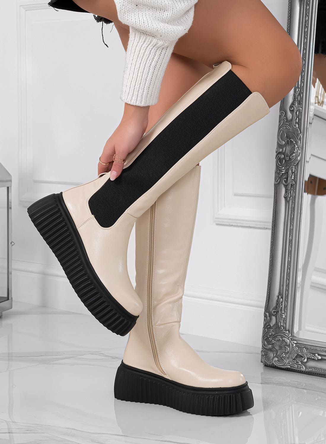 Beige Alexoo boots with elastic and removable chain