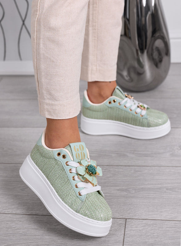 DOROTY - Zapatillas Verde Menta con Apliques de Flor Joya y Suela Plataforma