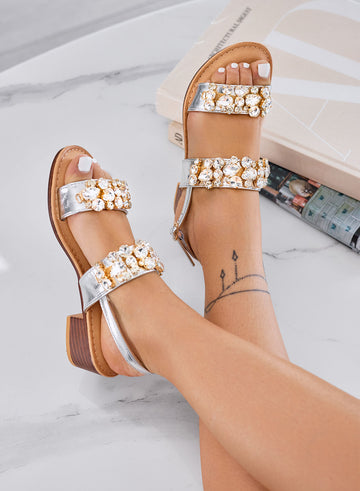 VITTORIA - Silver jeweled sandals with low heel and rhinestones