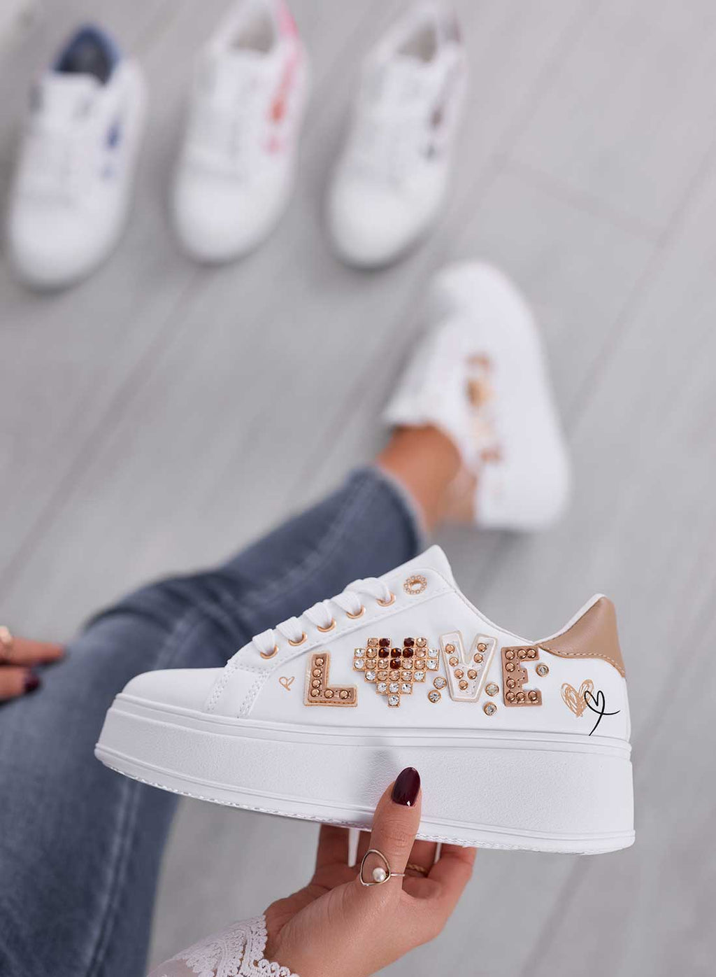 MIRTA - Sneakers bianche con retro fango e scritta love