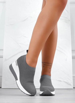 Gray sneakers in stretch fabric