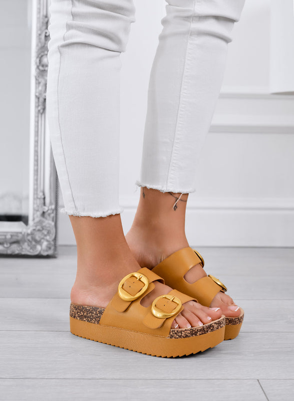 SOFIA - Sandali camel Ciabatte platform con doppia fibbia oro