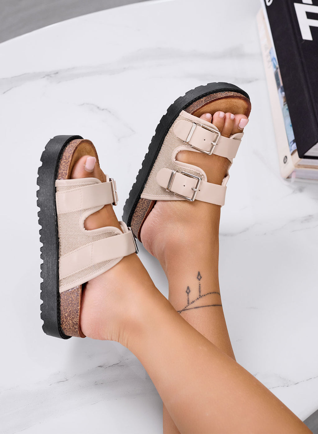 GOMEZ - Sandali Ciabatte platform beige con doppia fibbia