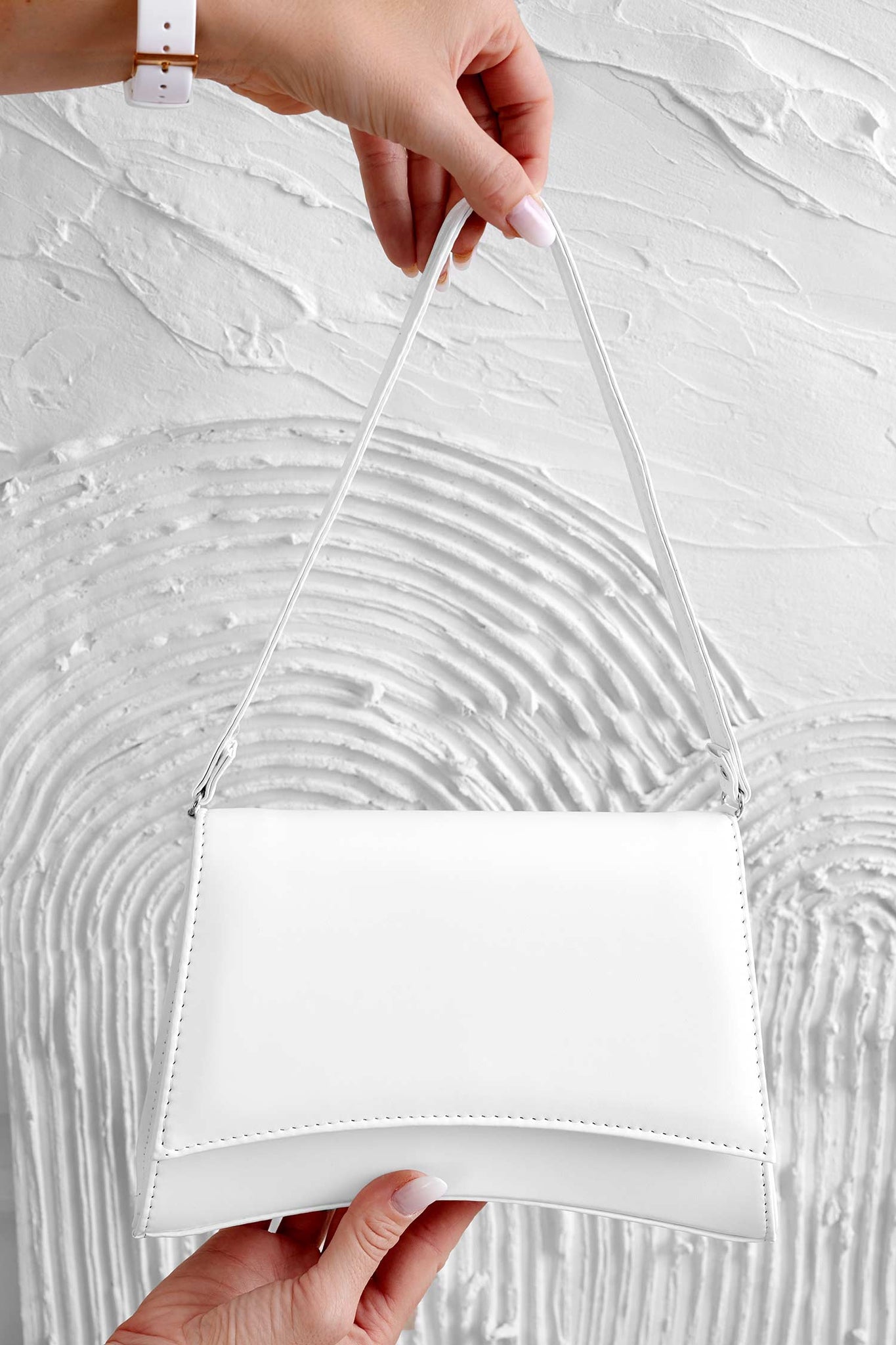White B225 shoulder bag