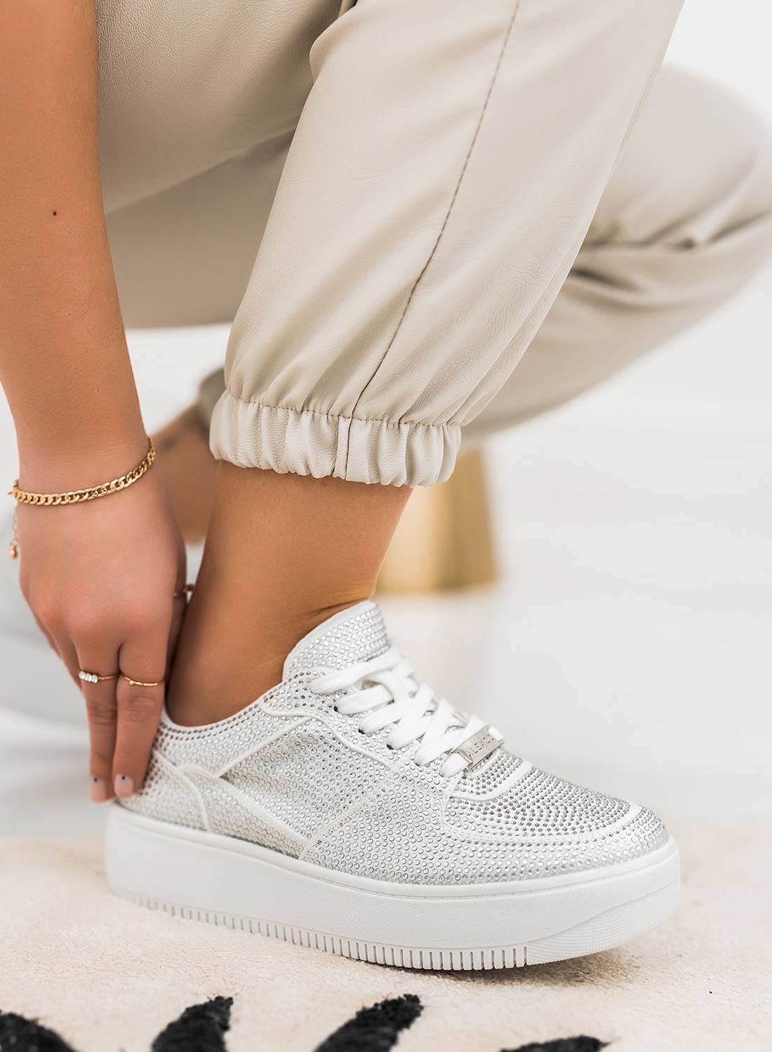 BRITNEY - Baskets blanches Alexoo avec bijoux