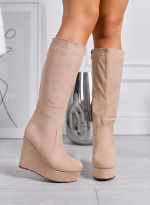 REGINA - Stivali beige scamosciati con zeppa