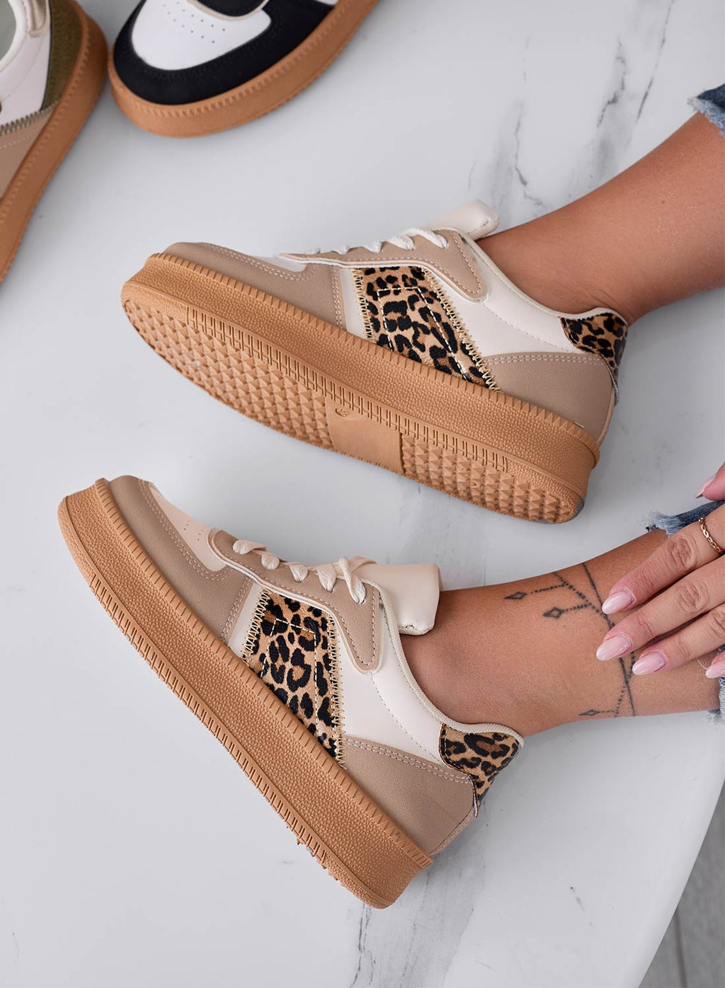 DAMIANA - Sneakers fango con inserti maculati e suola in gomma