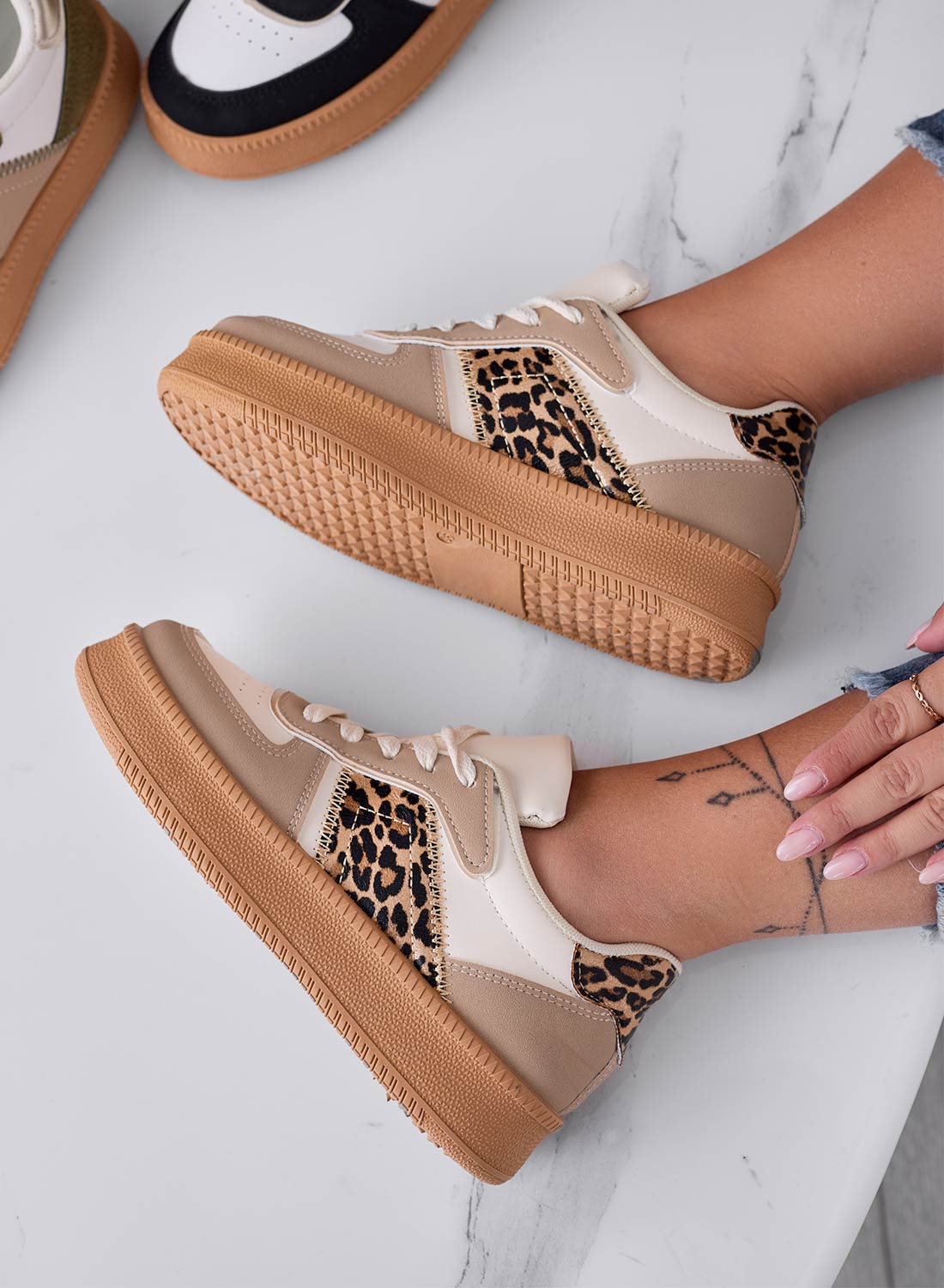 DAMIANA - Sneakers fango con inserti maculati e suola in gomma